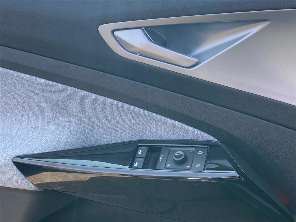 Certified 2024 Volkswagen ID.4 2WD image 18