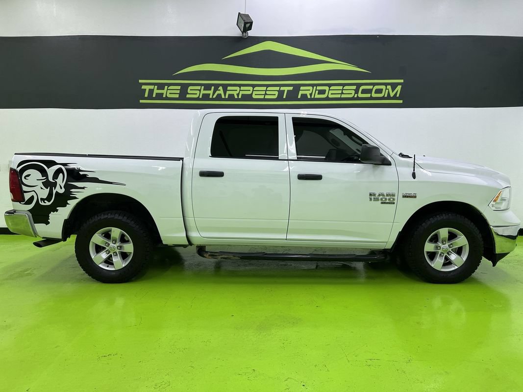 Used 2022 RAM 1500 Classic SLT AWD/4WD image 11