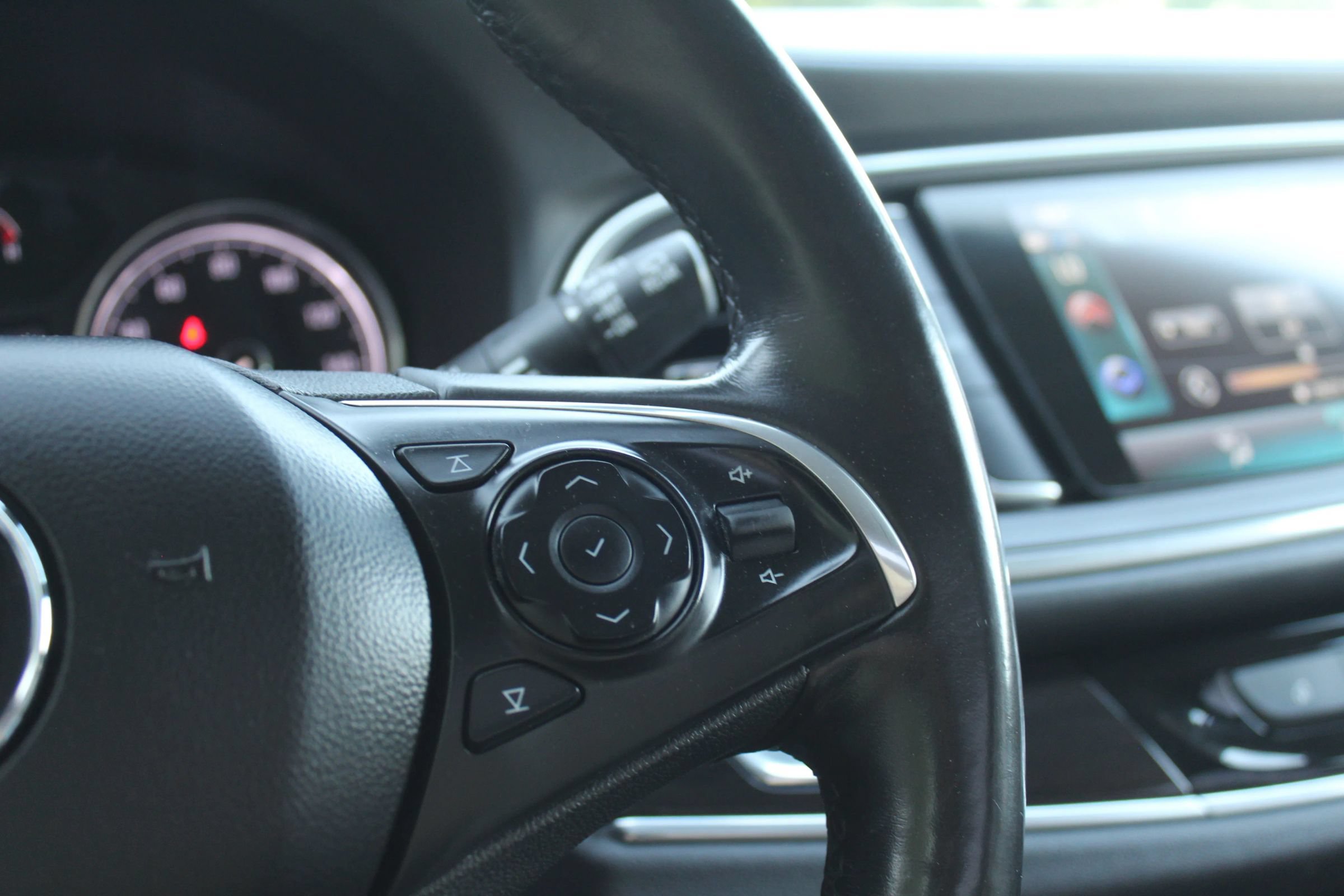 Used 2019 Buick Enclave Essence AWD/4WD image 28
