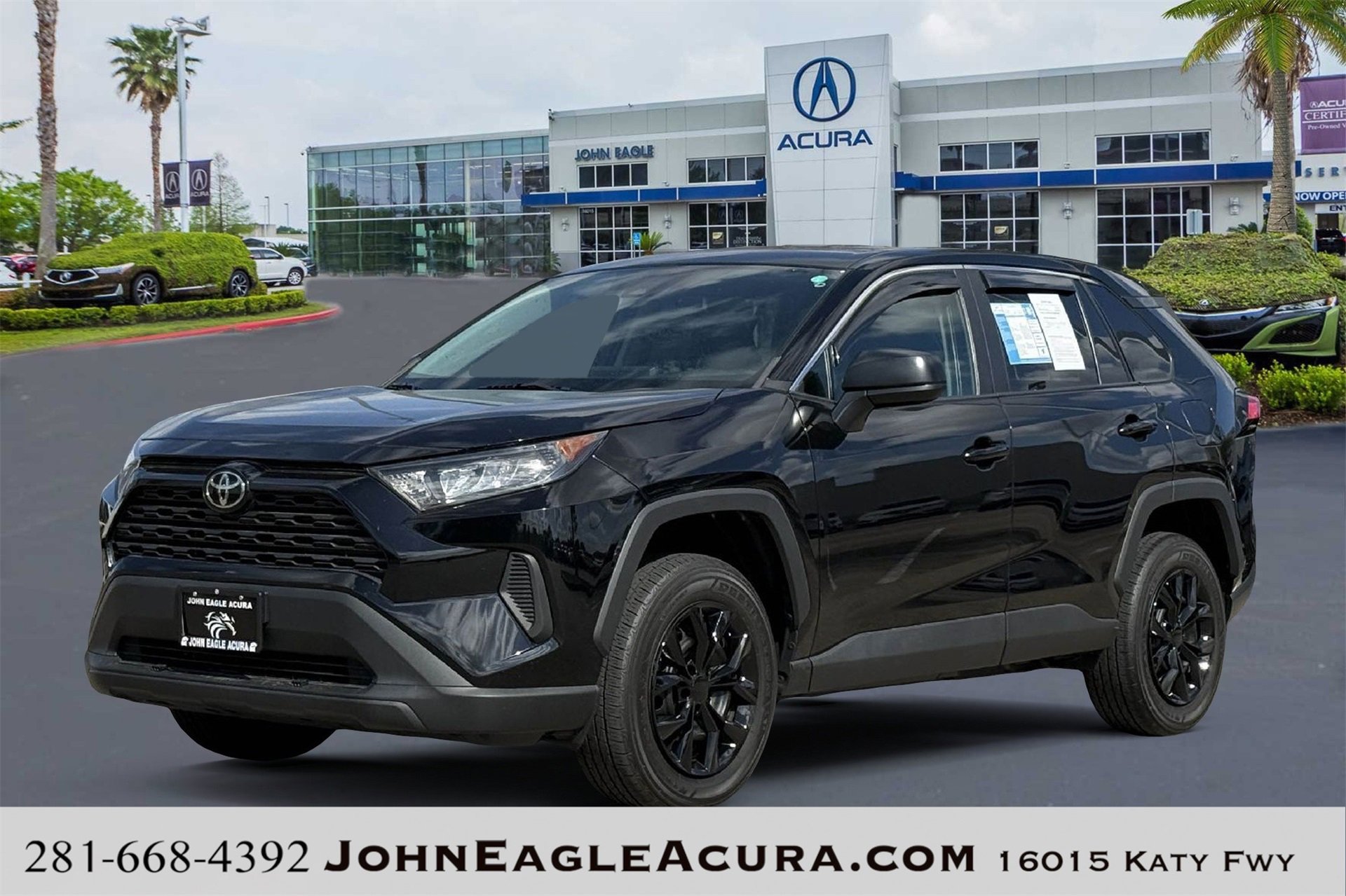 Used 2022 Toyota RAV4 LE image 1