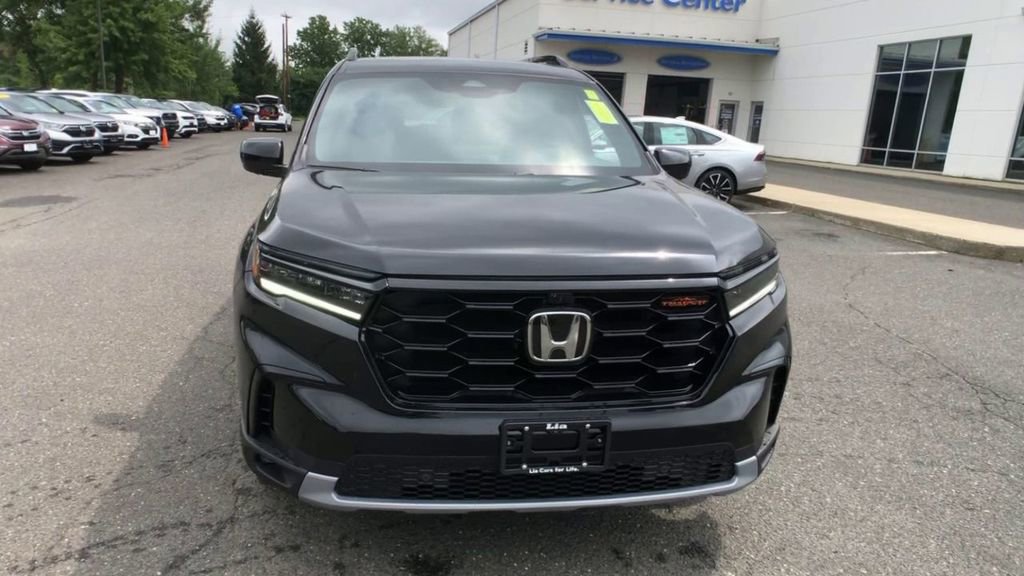 New 2025 Honda Pilot TrailSport image 3