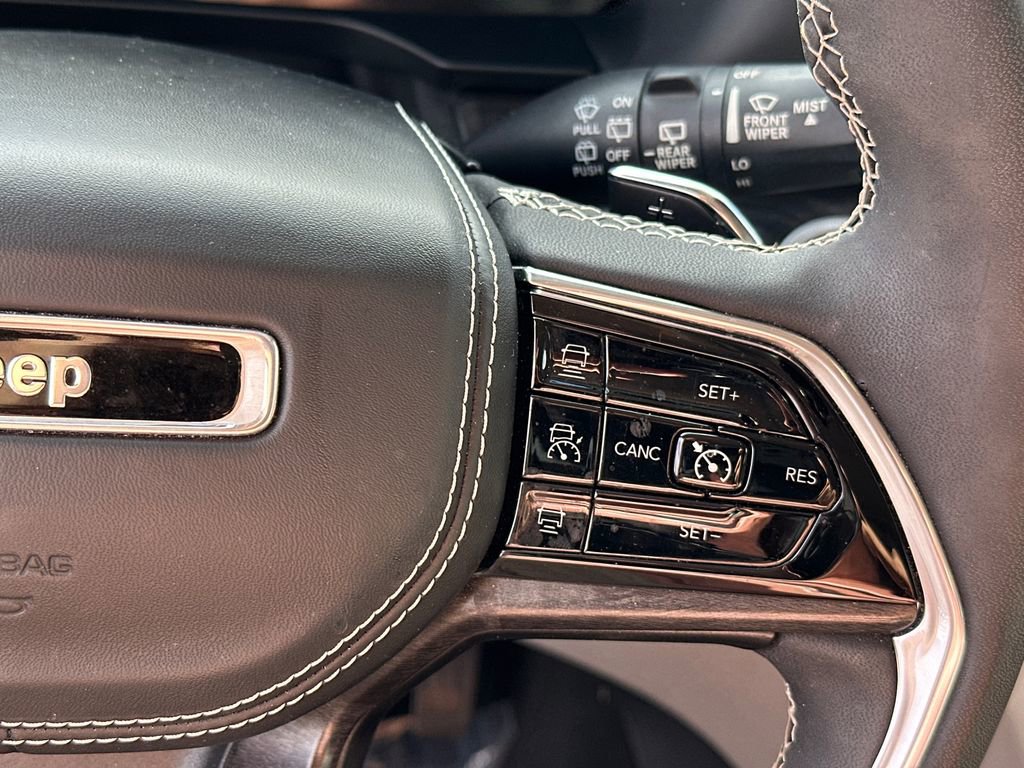 Used 2023 Jeep Grand Cherokee Overland image 25