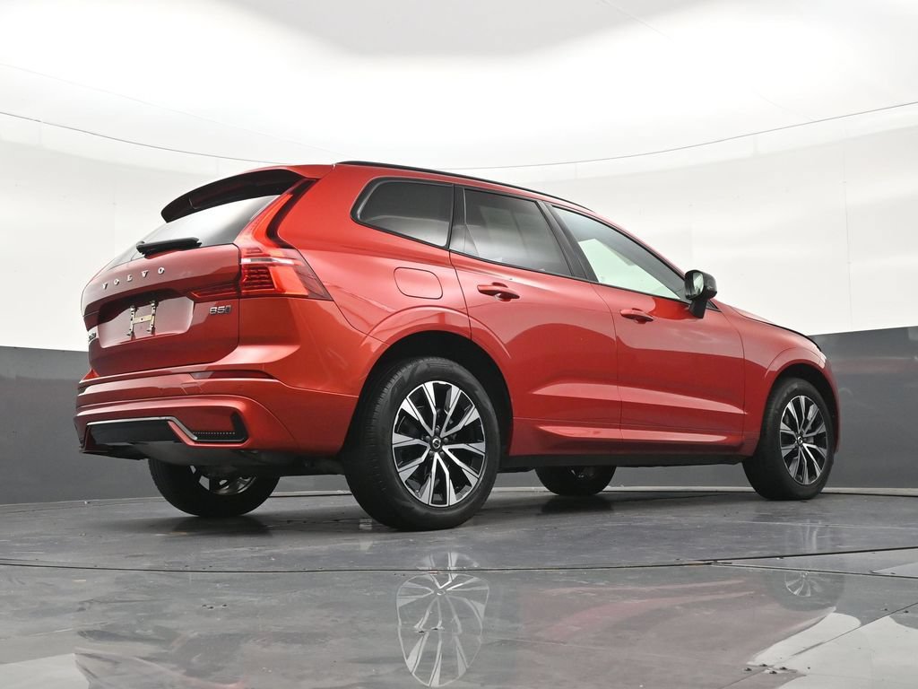 Certified 2024 Volvo XC60 B5 Core AWD/4WD image 29