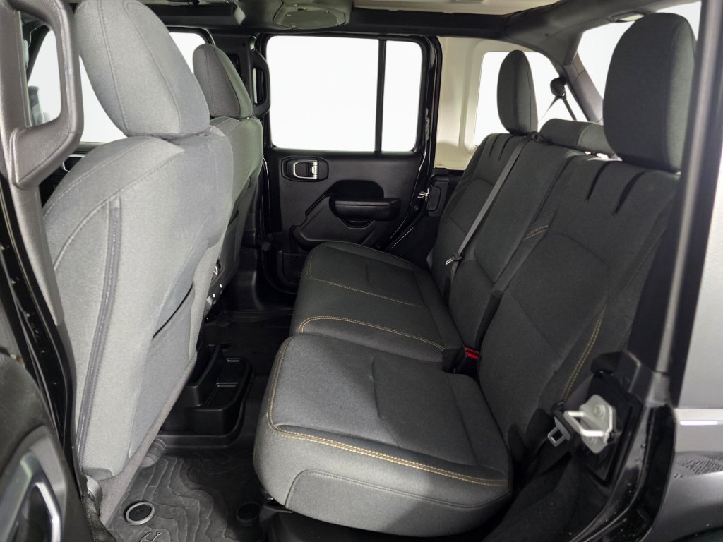 Used 2024 Jeep Wrangler Unlimited AWD/4WD image 18