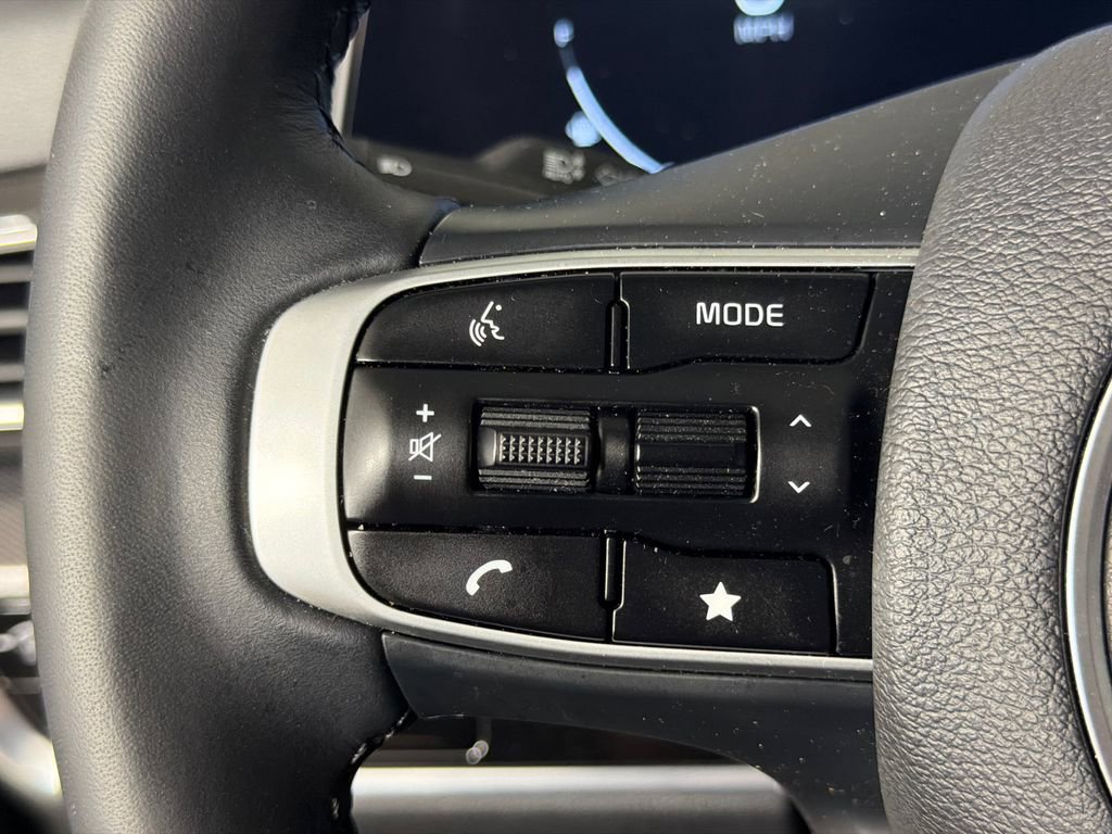 Used 2025 Kia Sportage SX image 27