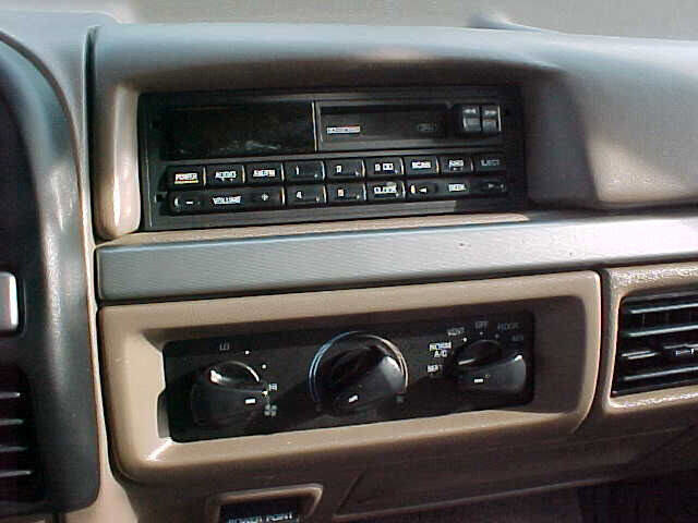 Used 1994 Ford F150 XLT image 19