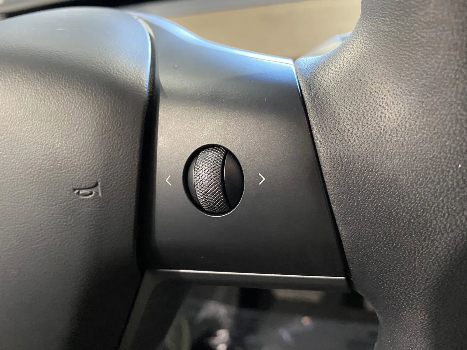 Used 2023 Tesla Model Y Long Range image 17