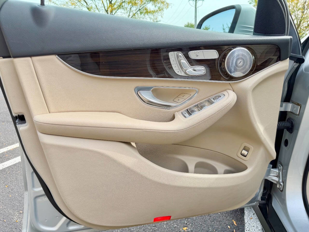Used 2018 Mercedes-Benz GLC 300 4MATIC image 28