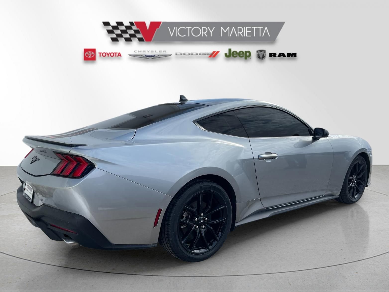 Used 2024 Ford Mustang Coupe image 4