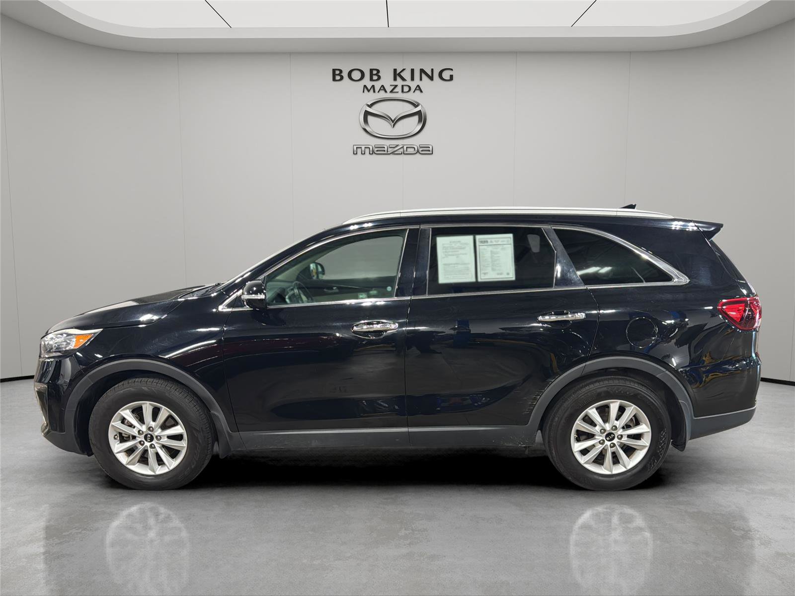 Used 2019 Kia Sorento FWD V6 w/ LX V6 Convenience Package image 2