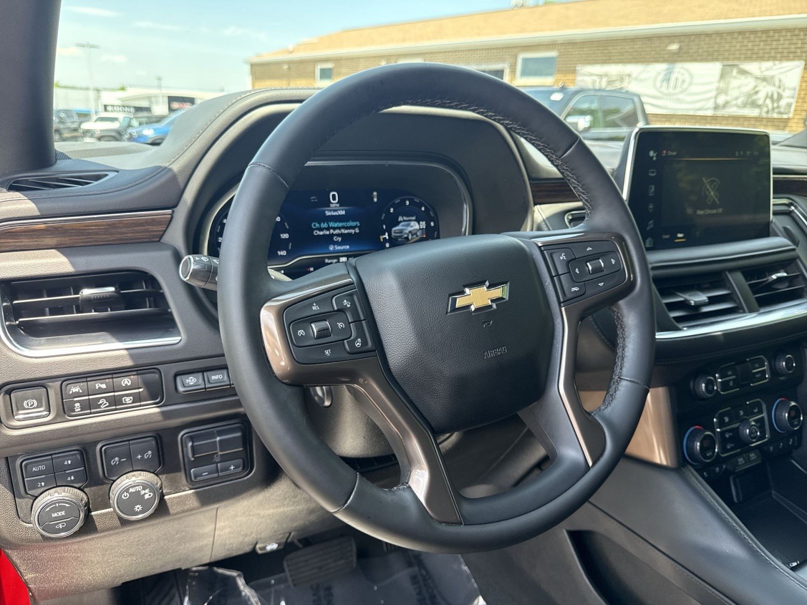 Used 2024 Chevrolet Tahoe High Country AWD/4WD image 16