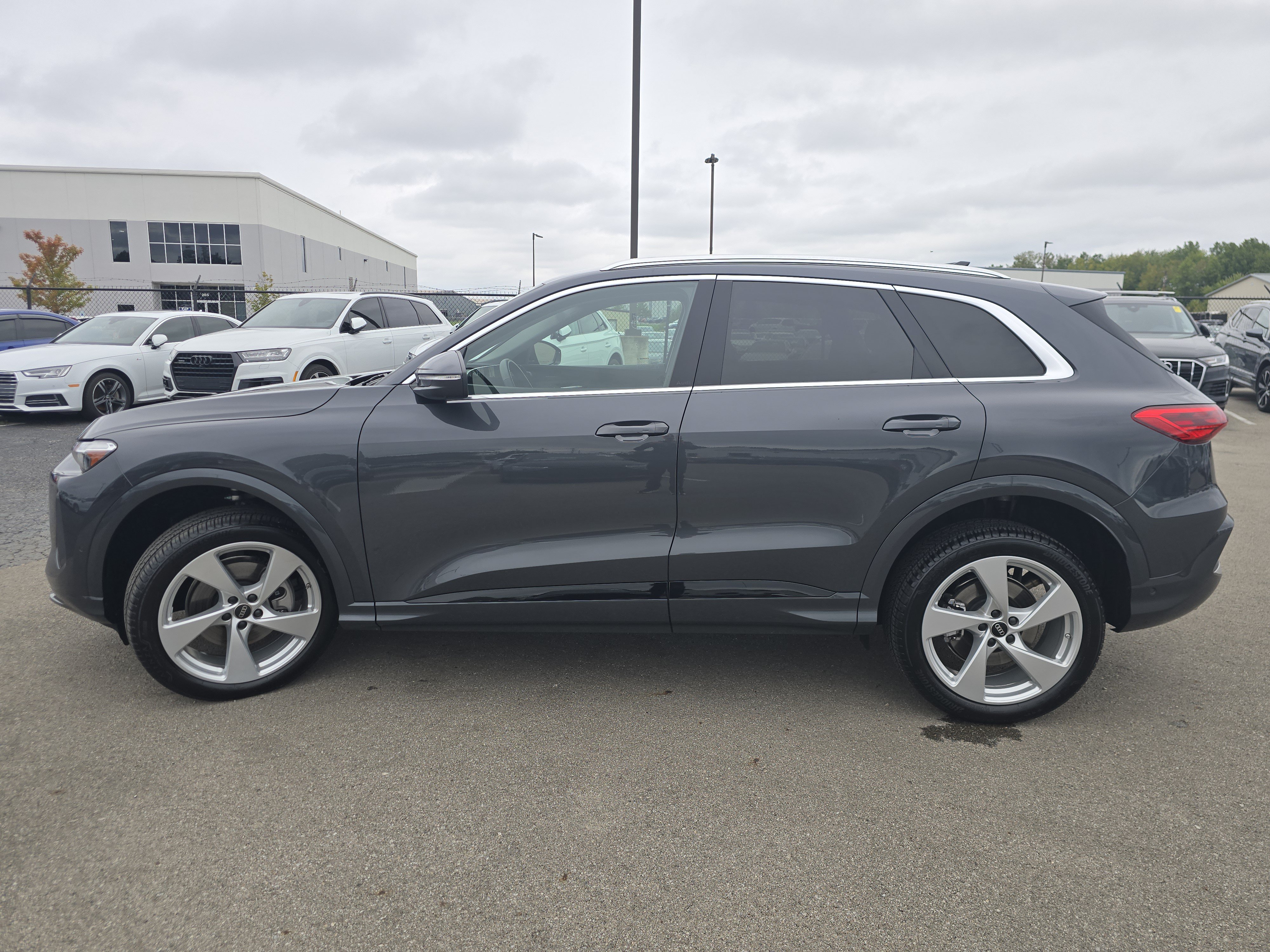 Certified 2025 Audi Q5 Premium Plus w/ Premium Plus AWD/4WD image 4