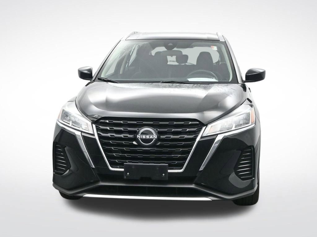 Used 2024 Nissan Kicks SV FWD image 2