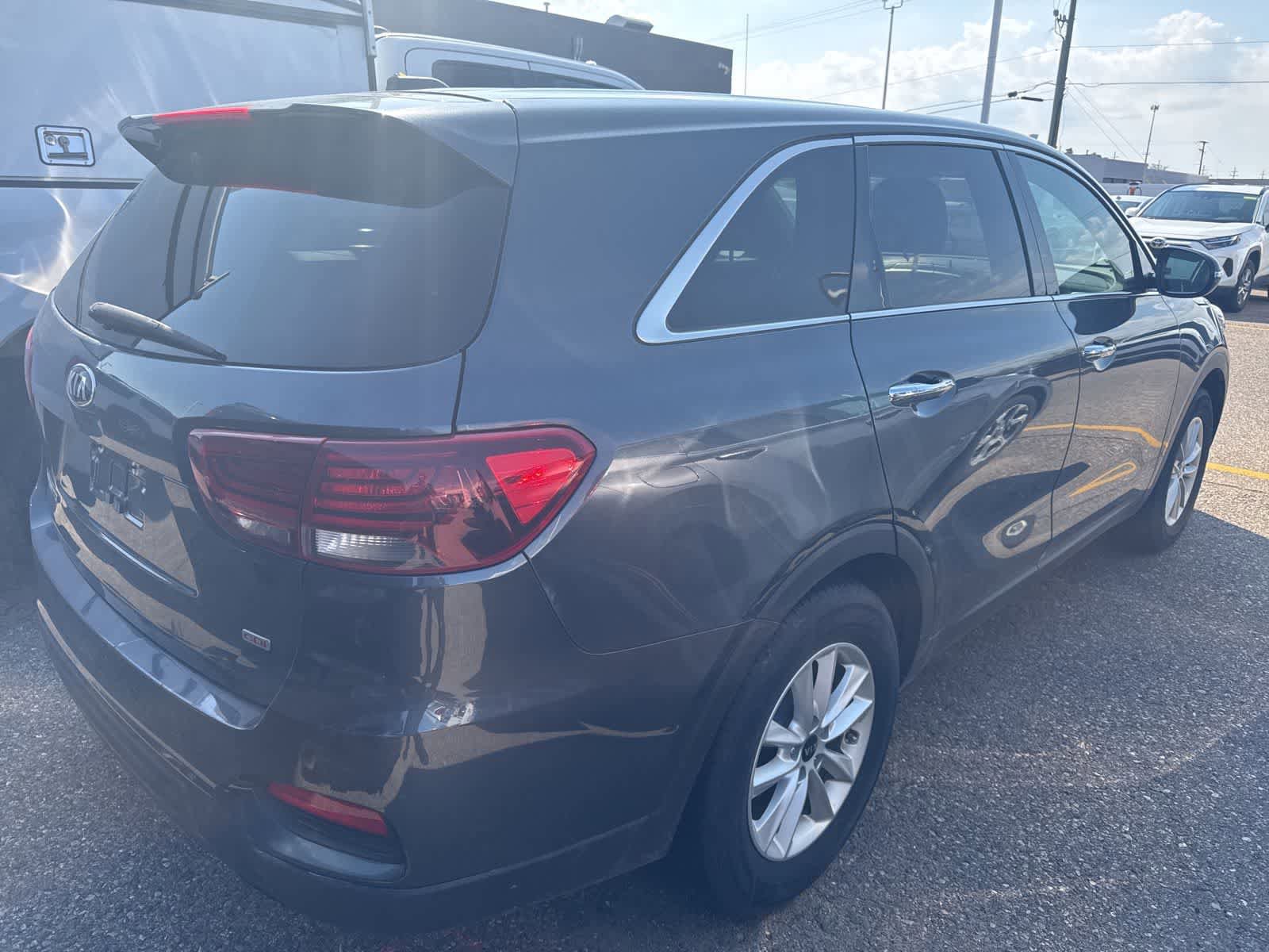 Used 2020 Kia Sorento LX FWD image 9