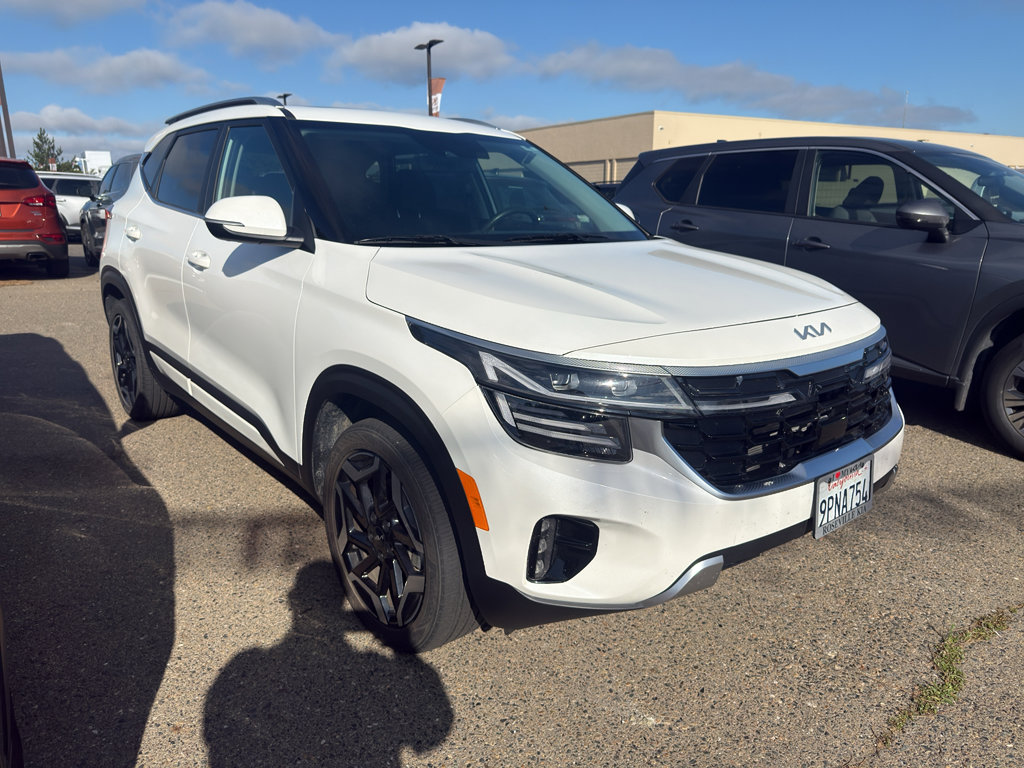 Used 2024 Kia Seltos SX w/ SX Sunroof Package AWD/4WD image 3