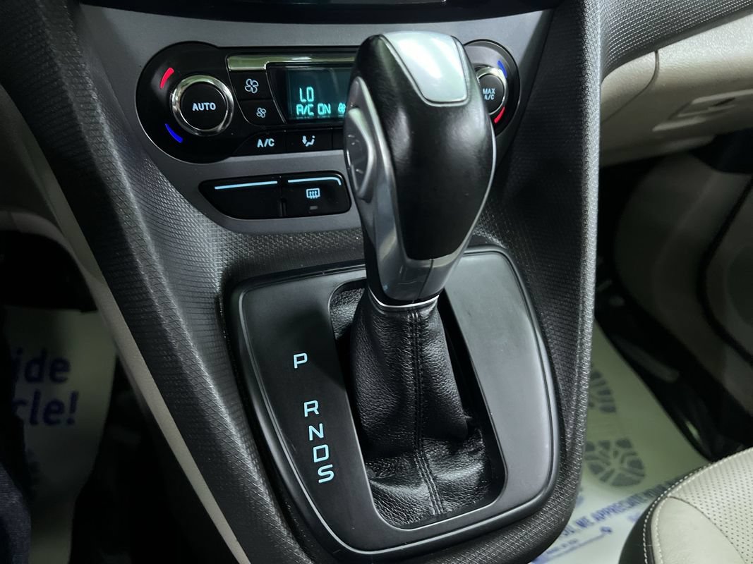 Used 2014 Ford Transit Connect Titanium FWD image 23