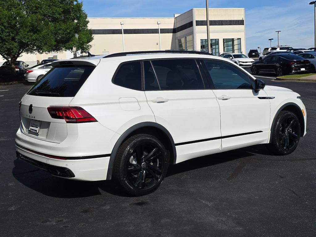 Used 2023 Volkswagen Tiguan SE R-Line FWD image 3