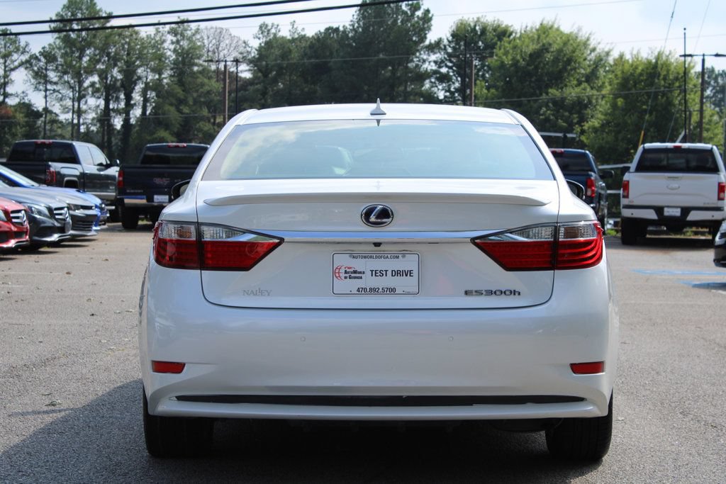 Used 2014 Lexus ES 300h w/ Luxury Package w/Bamboo Trim FWD image 7