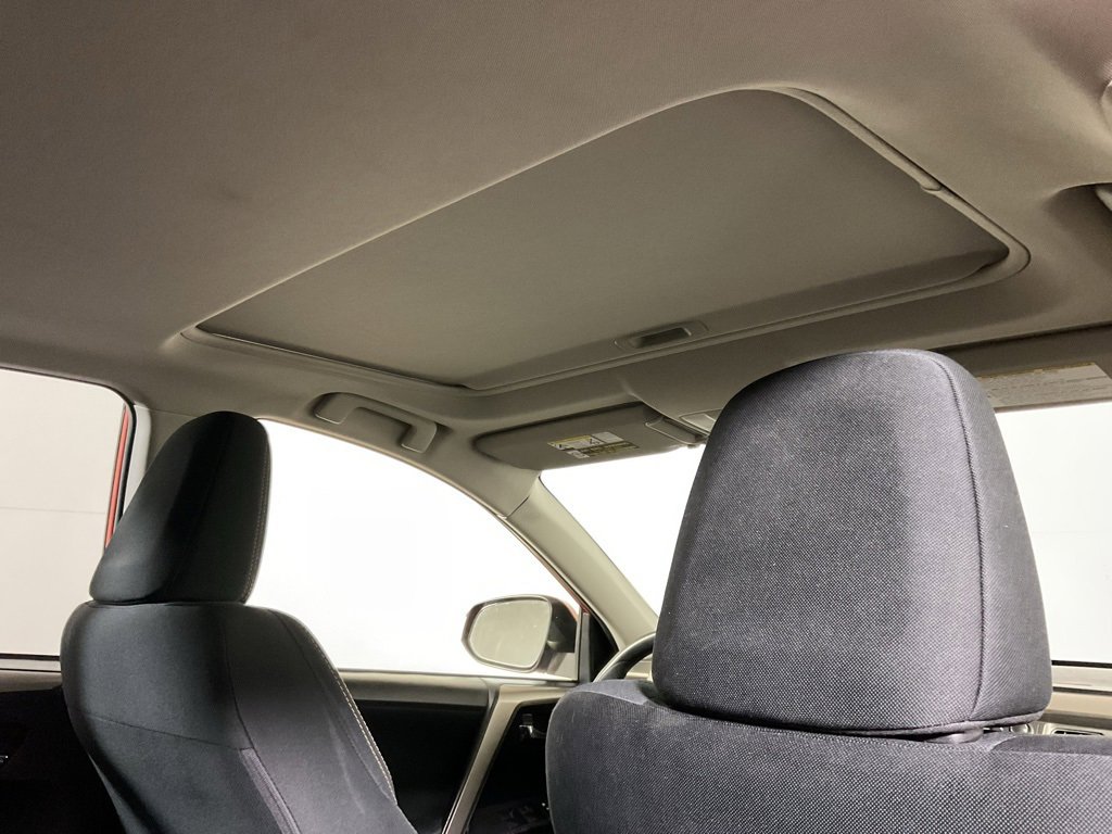 Used 2015 Toyota RAV4 XLE image 2