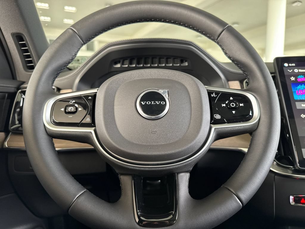 New 2026 Volvo XC90 B6 Plus w/ Protection Package Premier AWD/4WD image 24