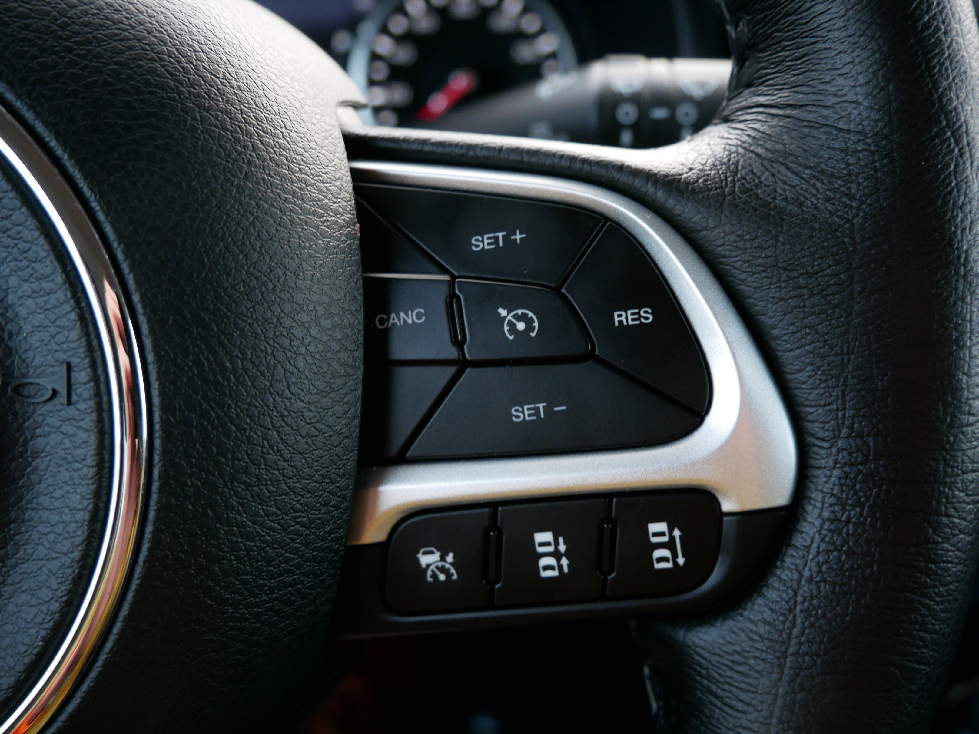 Used 2023 Jeep Renegade Limited image 30