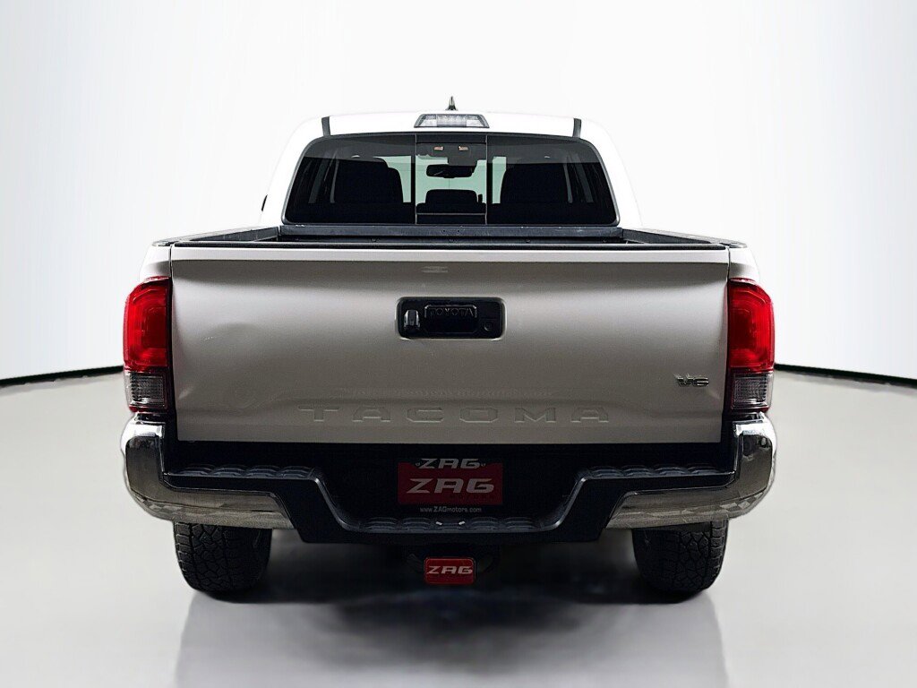 Used 2018 Toyota Tacoma SR5 image 4