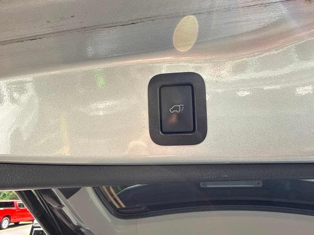 Used 2019 Toyota Highlander XLE AWD/4WD image 14