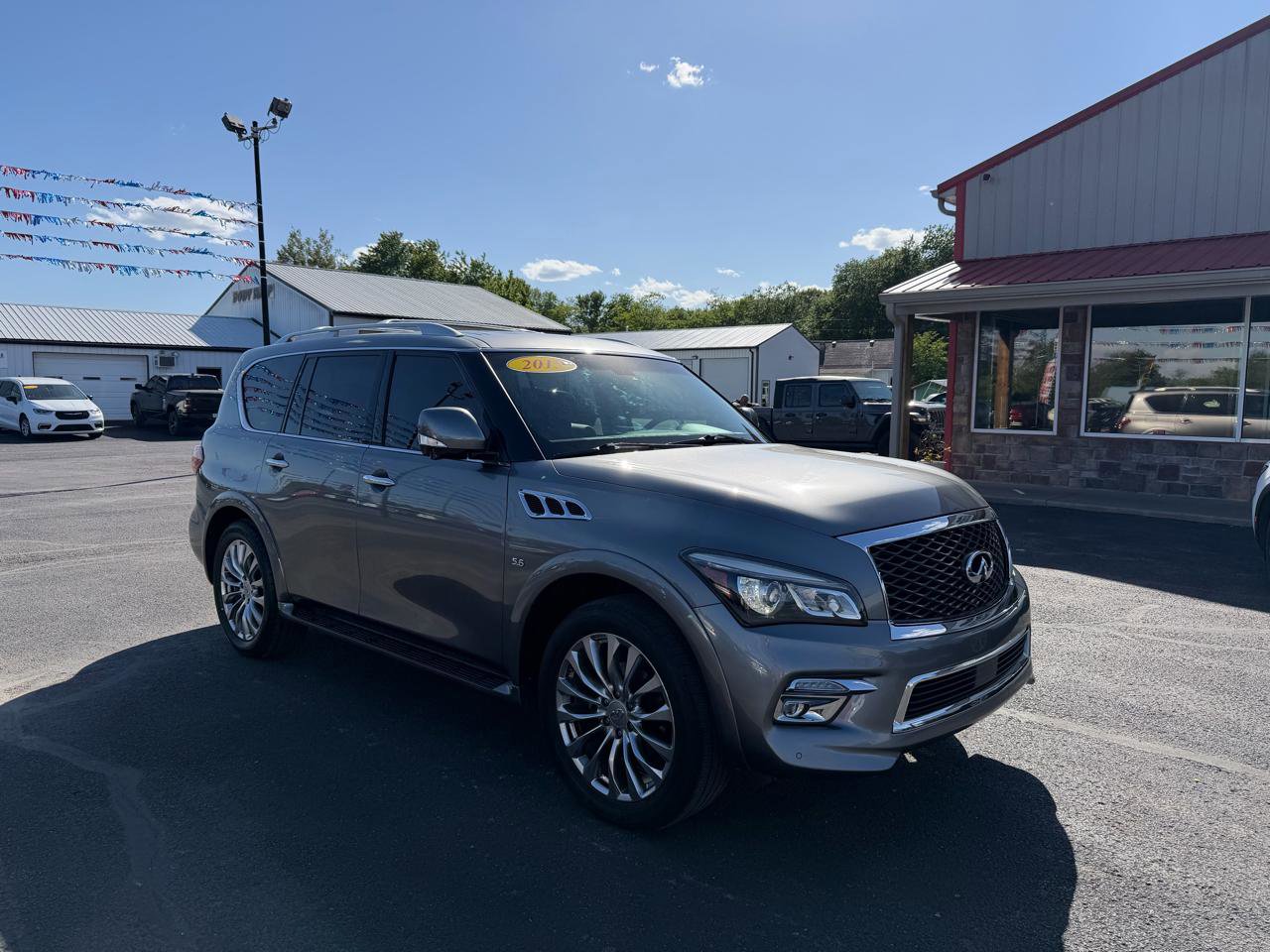 Used 2015 INFINITI QX80 2WD w/ 22" Wheel Package image 2