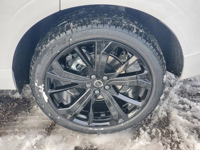 New 2026 Volvo XC60 B5 Ultra w/ Protection Package Premier image 7