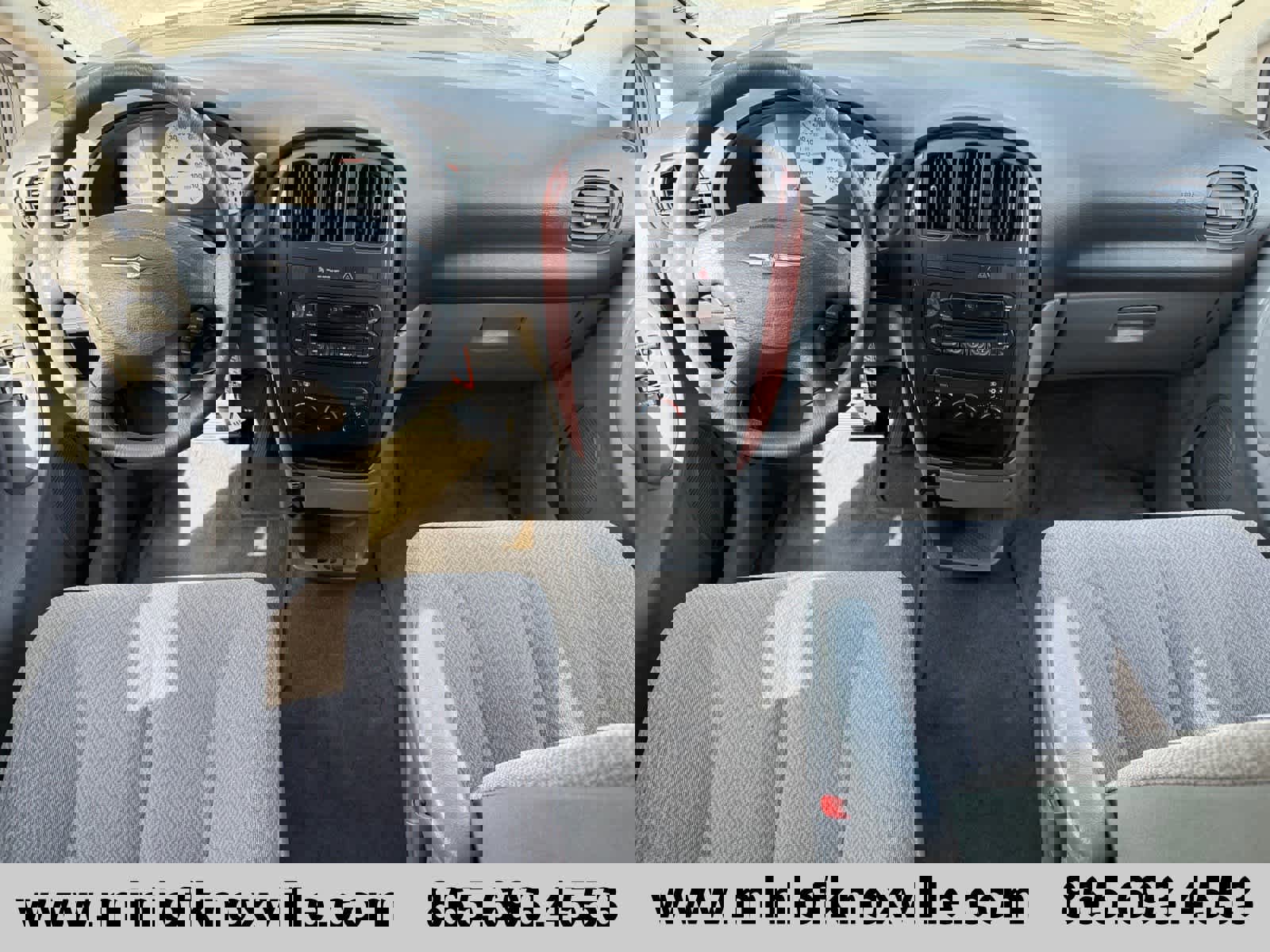 Used 2006 Chrysler Town & Country image 17