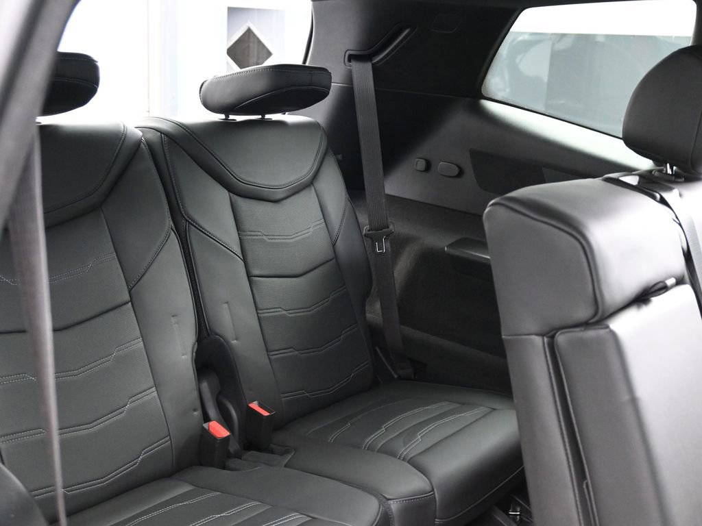 Certified 2025 Cadillac XT6 Sport w/ Platinum Package AWD/4WD image 17