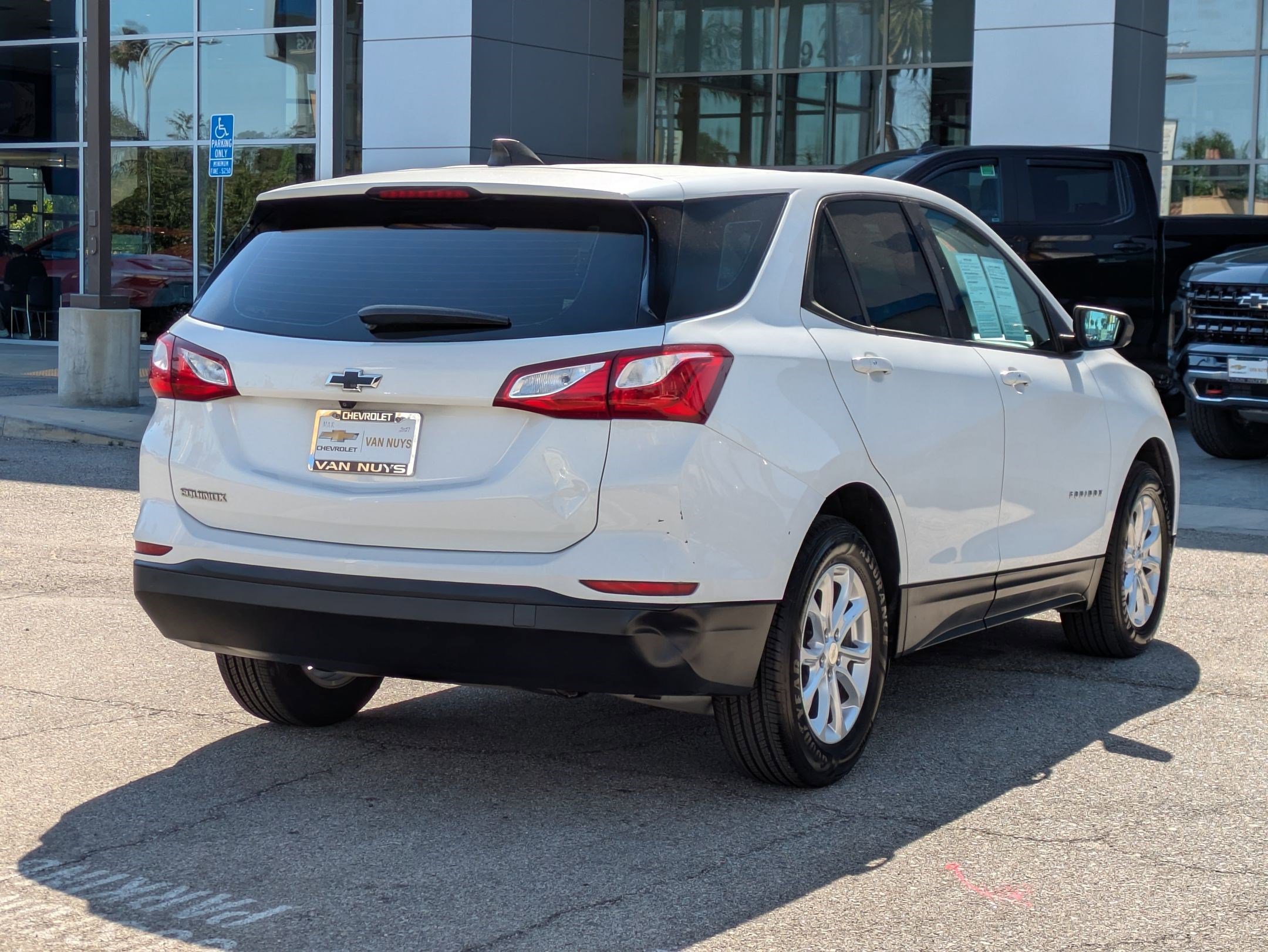 Used 2019 Chevrolet Equinox LS w/ LPO, Cargo Package image 5