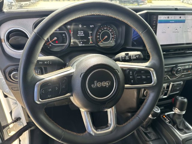 Used 2024 Jeep Wrangler Unlimited Sahara AWD/4WD image 27