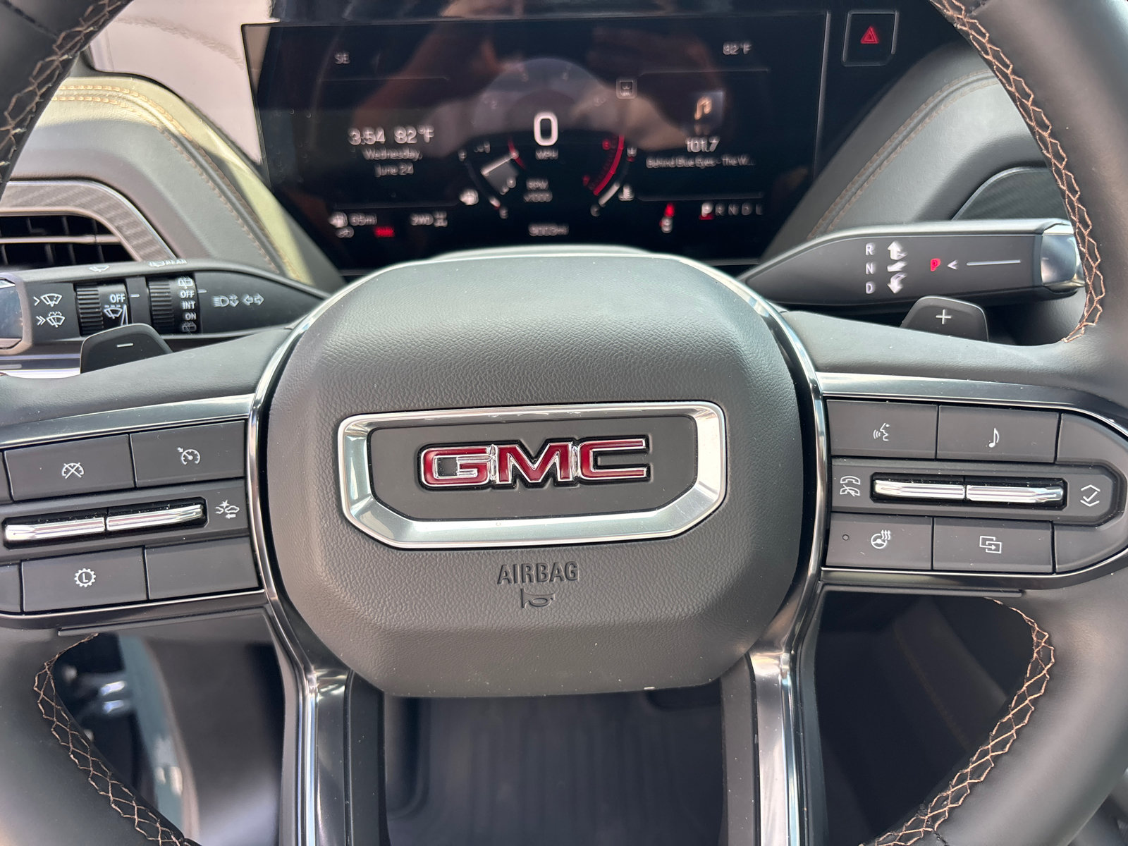 Used 2025 GMC Yukon AT4 w/ AT4 Premium Plus Package AWD/4WD image 16