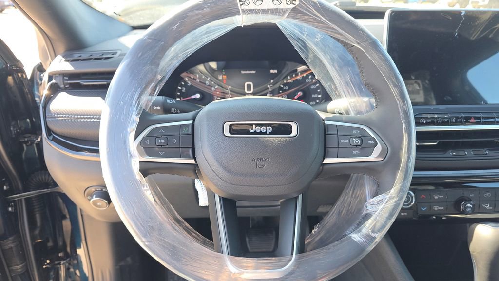 New 2026 Jeep Compass Latitude image 14