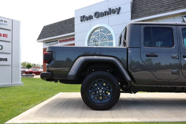 New 2026 Jeep Gladiator Sport AWD/4WD image 41