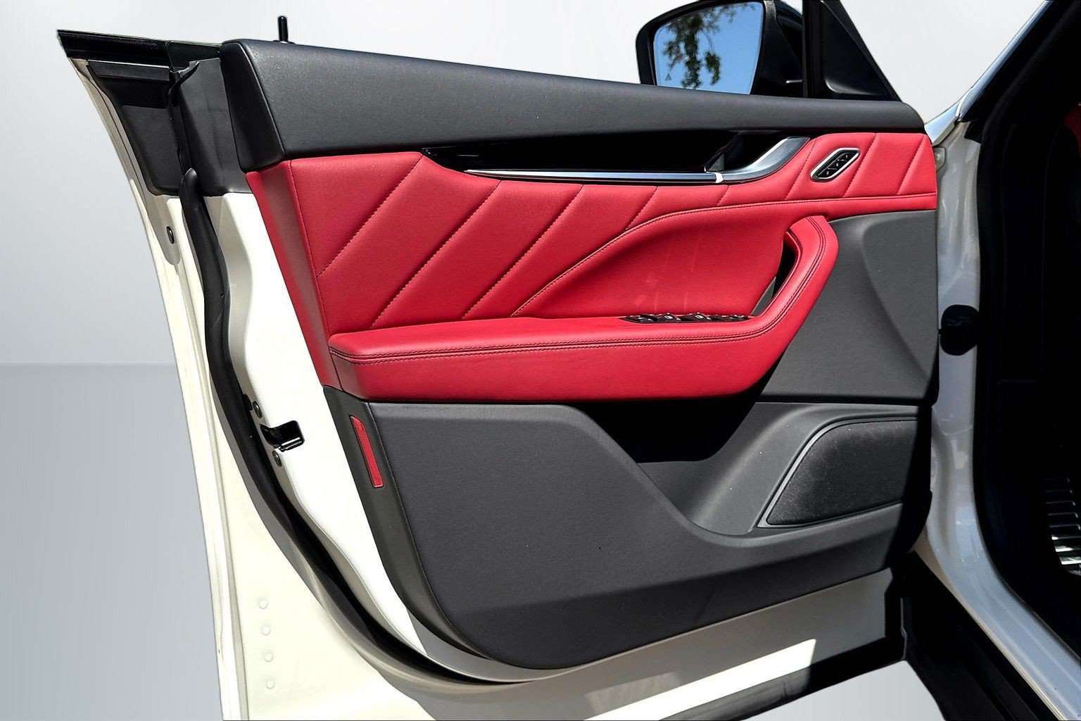 Used 2022 Maserati Levante GT AWD/4WD image 20