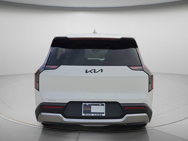 Used 2024 Kia EV9 Light Long Range RWD image 5