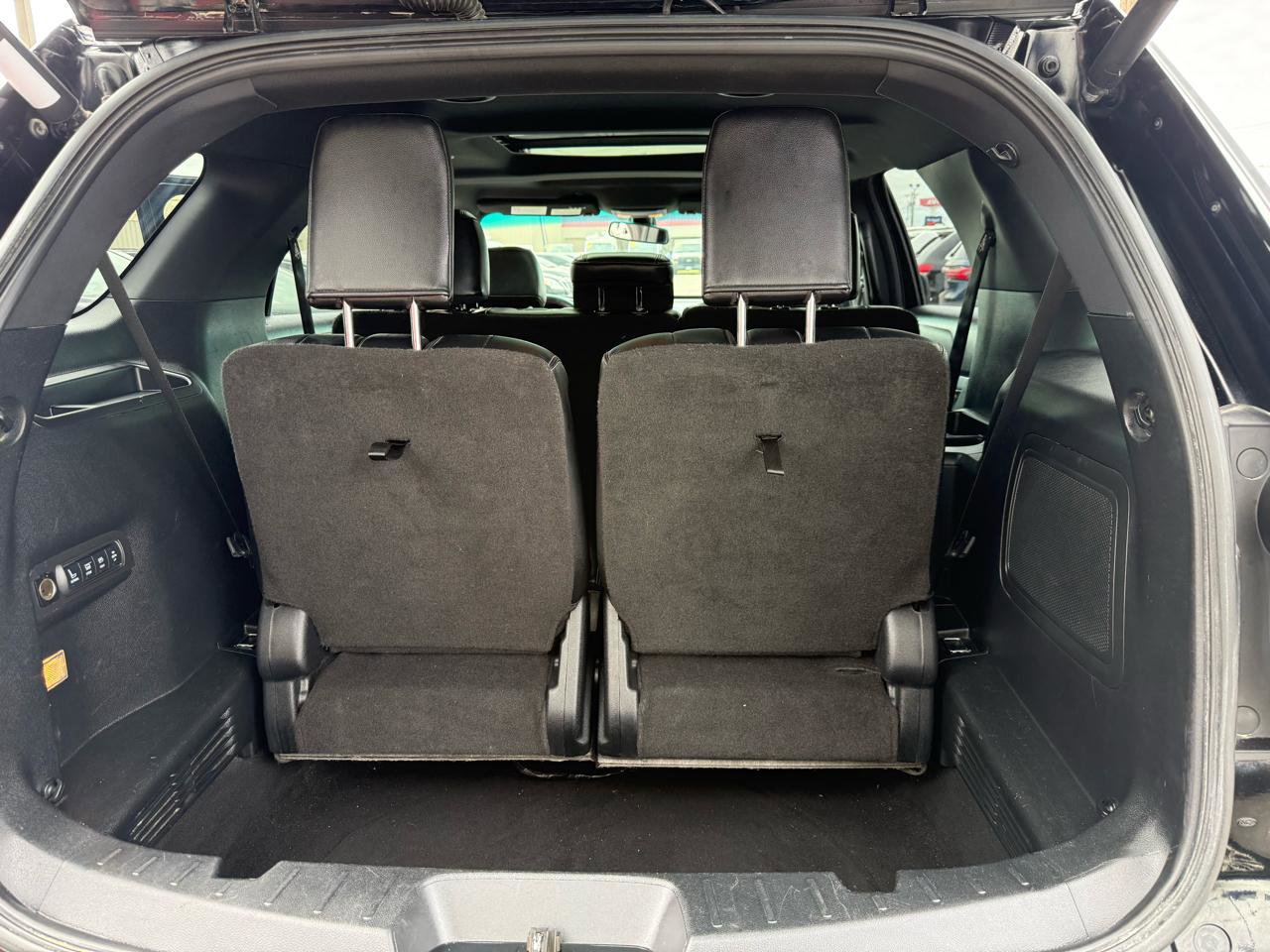 Used 2017 Ford Explorer Limited w/ Equipment Group 301A FWD image 8