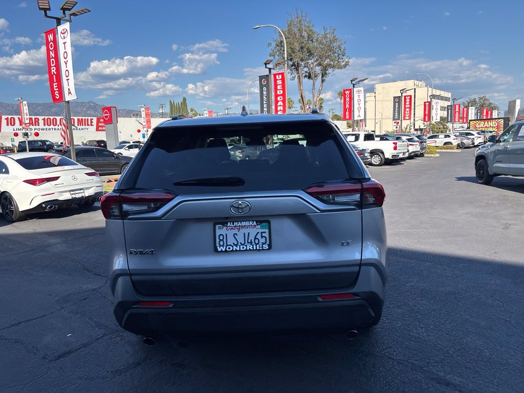 Used 2019 Toyota RAV4 LE w/ Carpet Mat Package FWD image 5