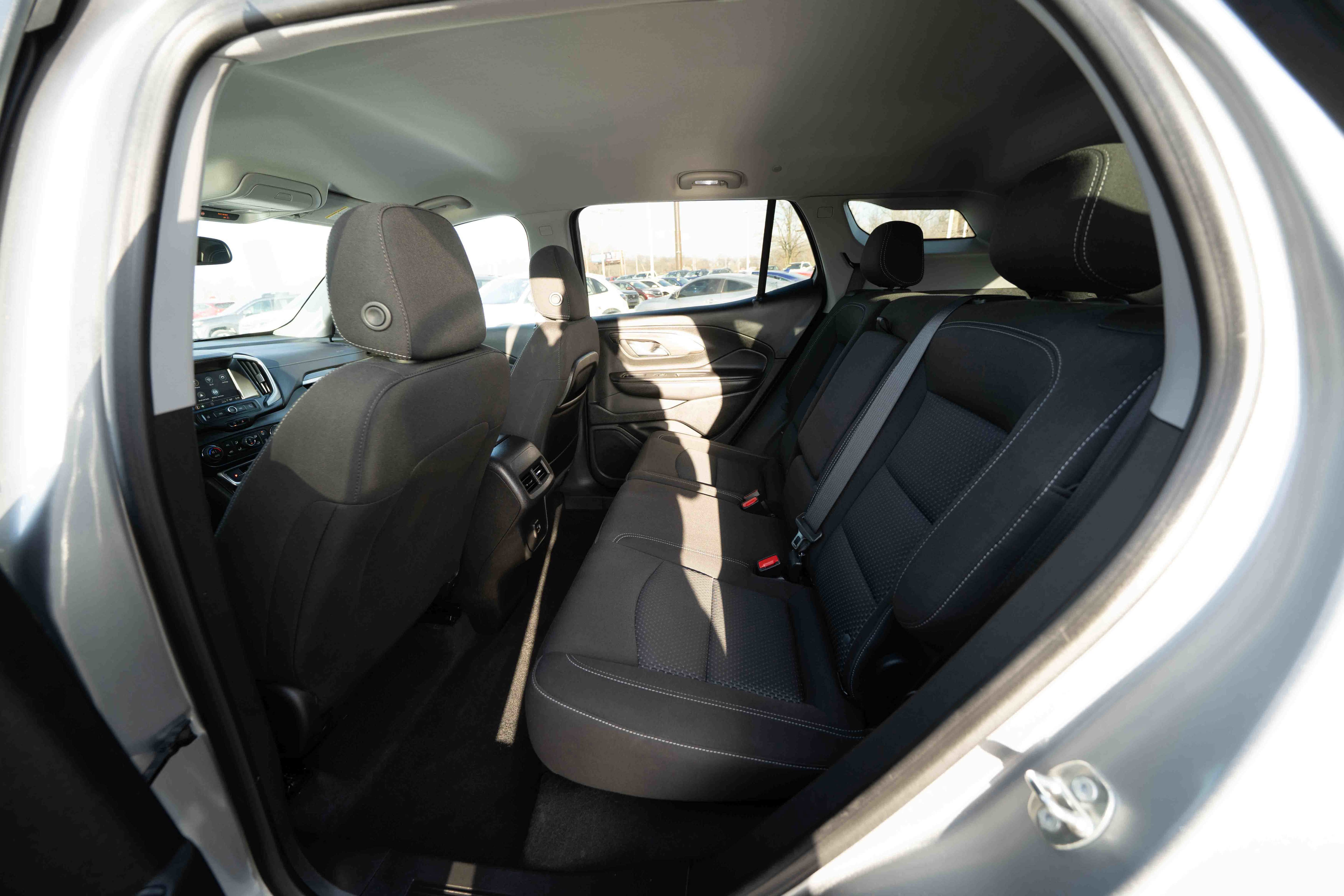 Used 2023 GMC Terrain SLE w/ Driver Convenience Package image 23