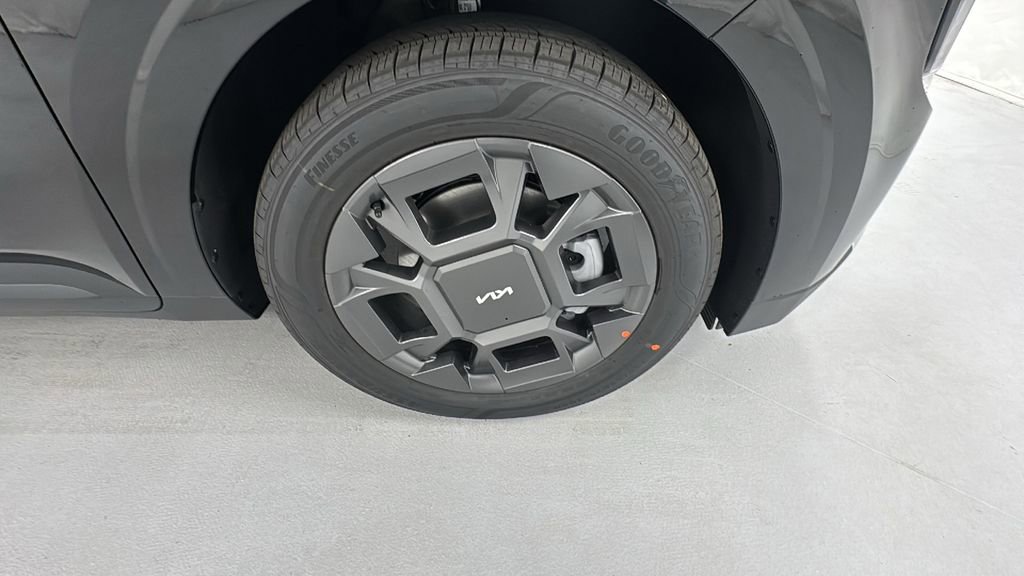 New 2026 Kia Carnival EX image 9