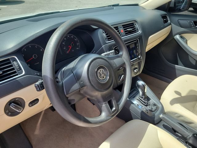 Used 2011 Volkswagen Jetta SE FWD image 19
