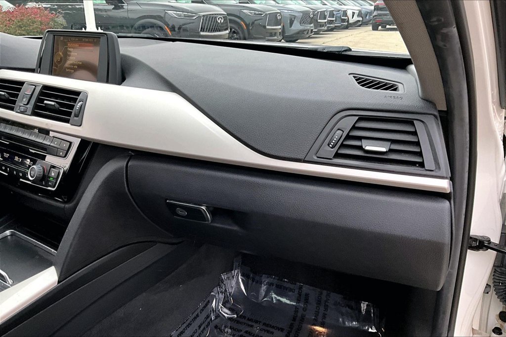Used 2016 BMW 320i xDrive Sedan AWD/4WD image 27