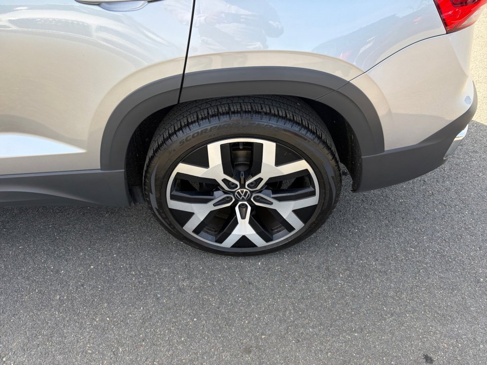 Used 2022 Volkswagen Taos SEL image 22