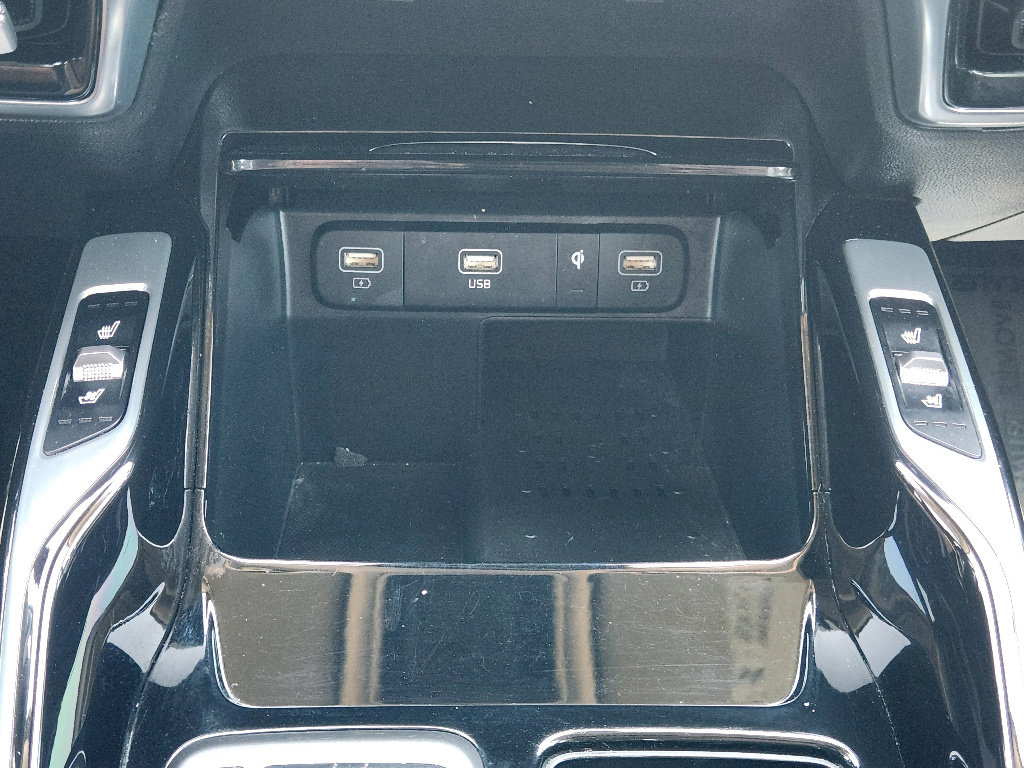 Certified 2023 Kia Sorento SX image 24