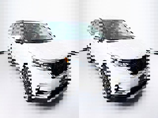 Certified 2024 Kia Carnival EX image 3