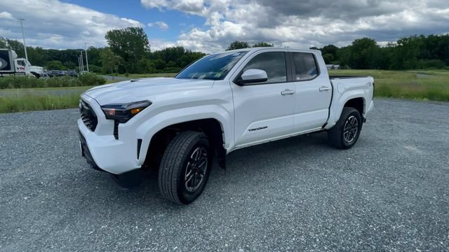 Certified 2024 Toyota Tacoma TRD Sport AWD/4WD image 4