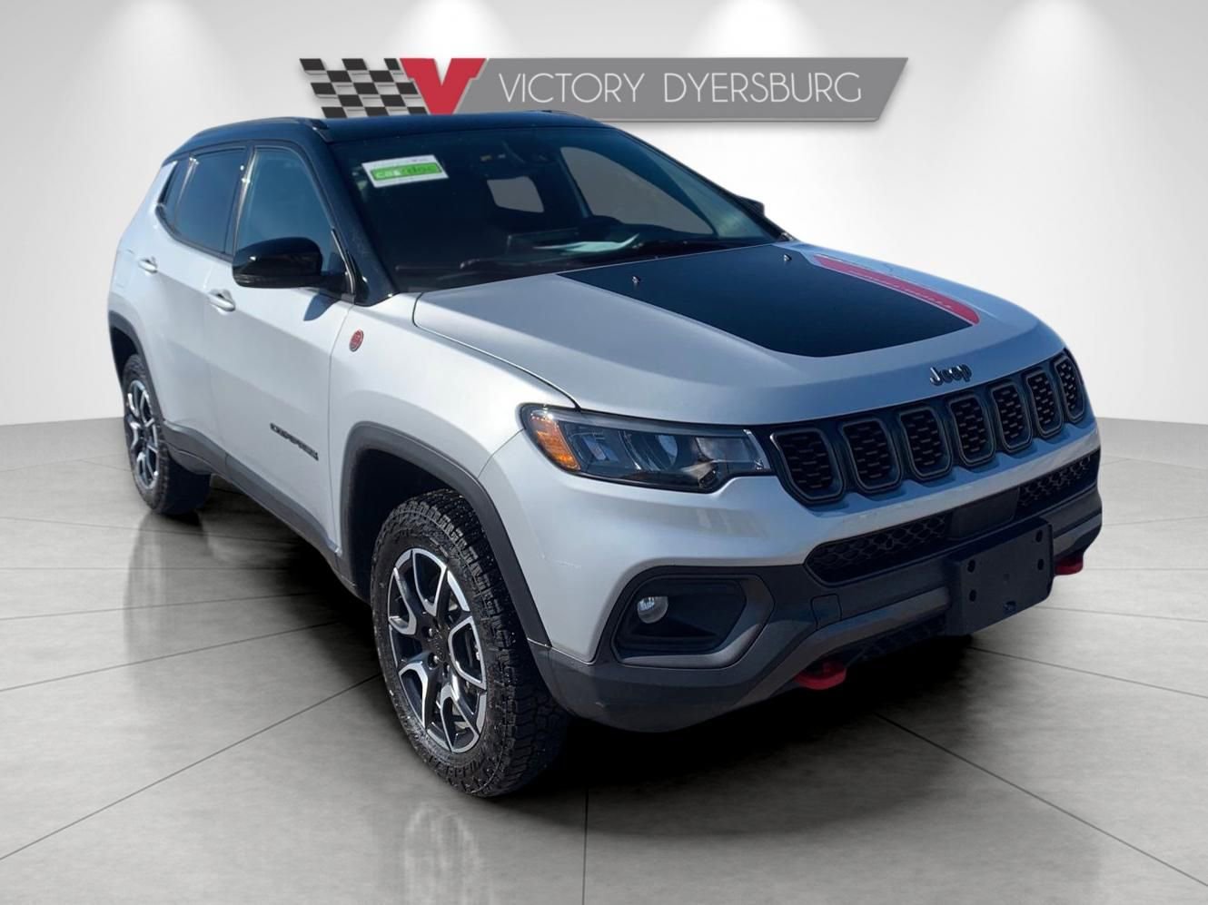 Used 2024 Jeep Compass Trailhawk image 1