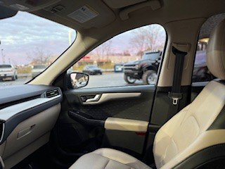 Used 2020 Ford Escape SEL image 30